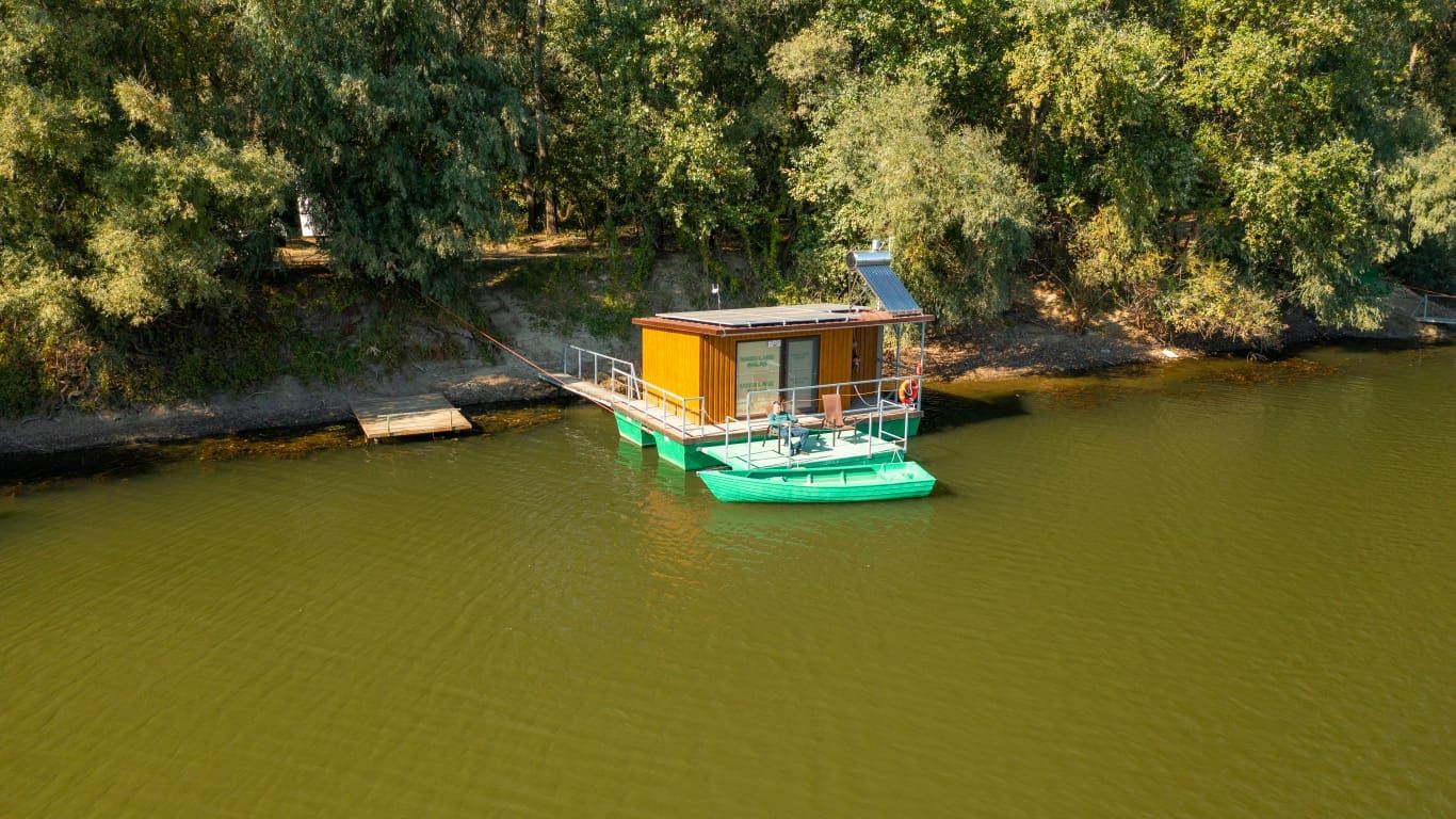 Casuta De Pe Apa (Iani's Lake) Casuta De Pe Apa (Iani's Lake)